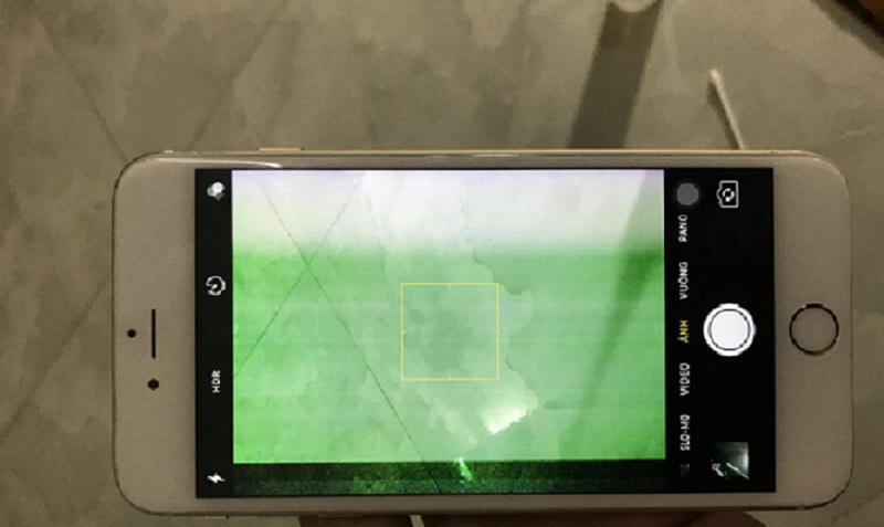 Cách fix lỗi màn hình iPhone 6 bị sọc xanh 1 Lỗi màn hình iPhone 6 bị sọc xanh