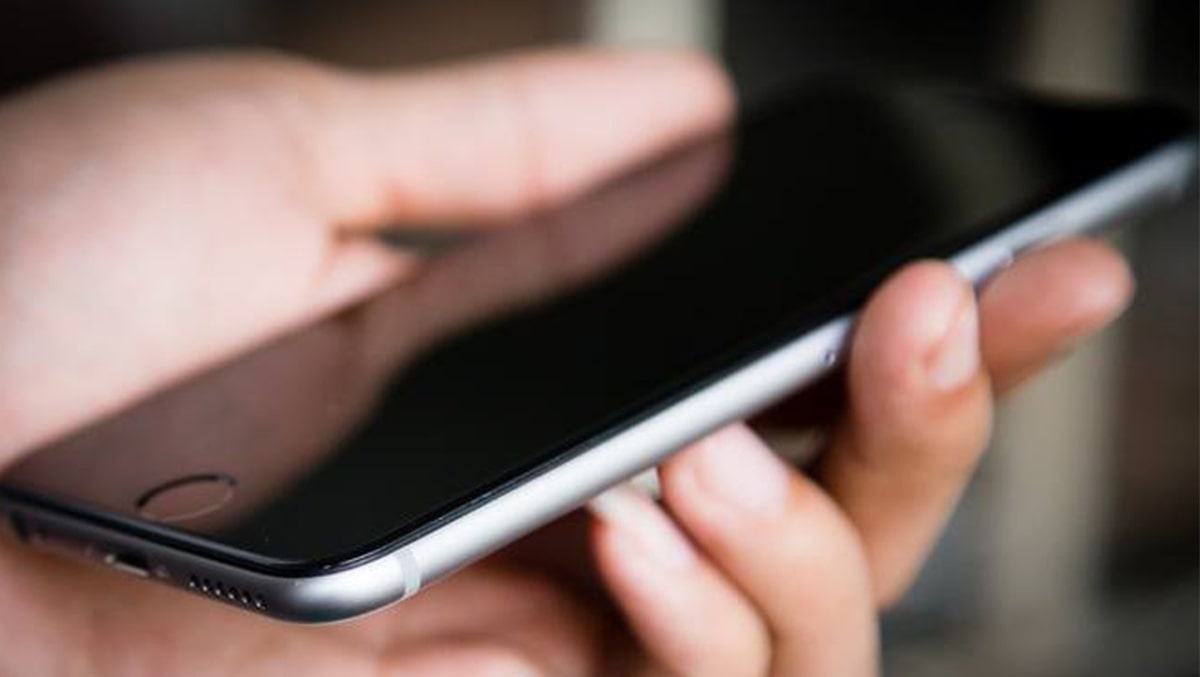 Phát hiện màn hình iphone 6 bị cong vênh thì phải làm sao?