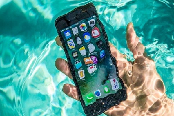 Màn hình iPhone 6 bị liệt cảm ứng - Cách trị như thế nào? 4 iPhone 6 bị rơi vỡ rớt nước