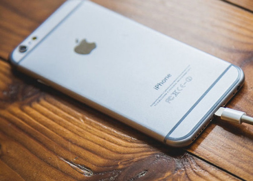Cách xử lý nhanh khi sạc iPhone không vào điện