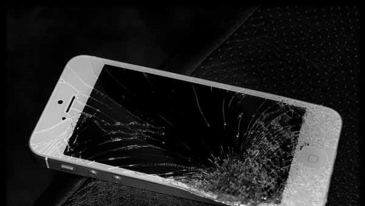 Xử lý màn hình iPhone 6 Plus bị vỡ