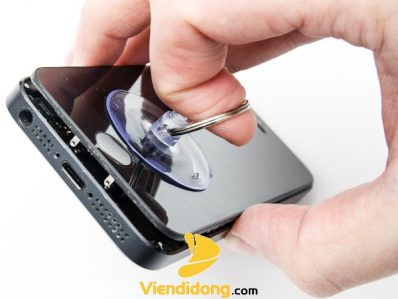 Sửa màn hình iPhone 5 Nhanh + Chuẩn + Rẻ 1 Sửa màn hình iPhone 5 đa số là thay mới