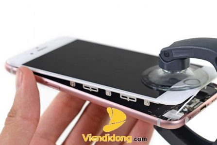Ép kính iPhone 7 Plus Chính Hãng zin 100% 1 Tháo ra trước khi ép kính iPhone 7 Plus chính hãng