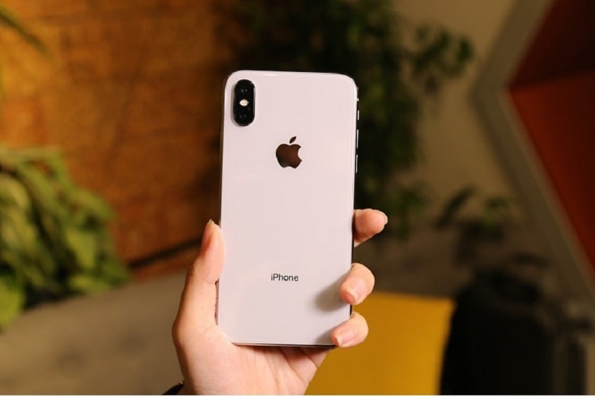 Thay nắp lưng iPhone 1 Thay nắp lưng iPhone X chính hãng
