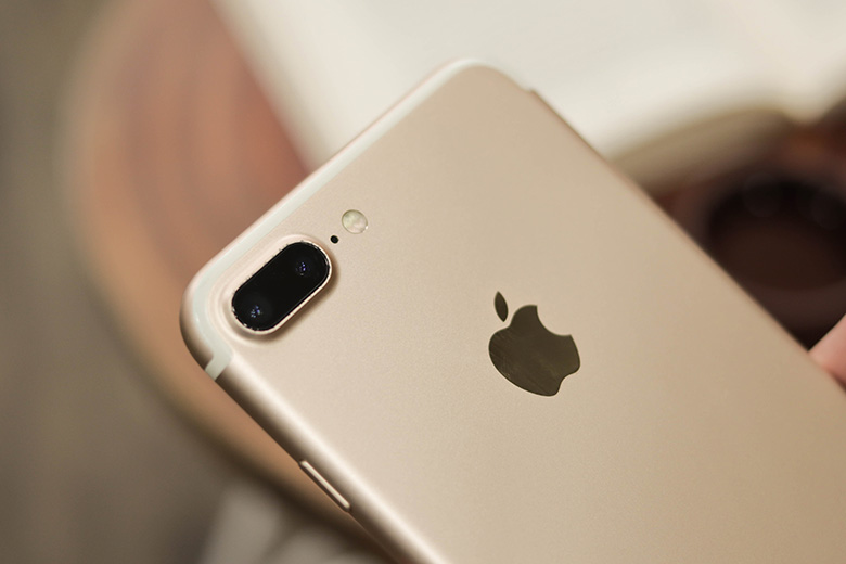 Hình thức bên ngoài iPhone 7 Plus cũ còn đẹp như mới