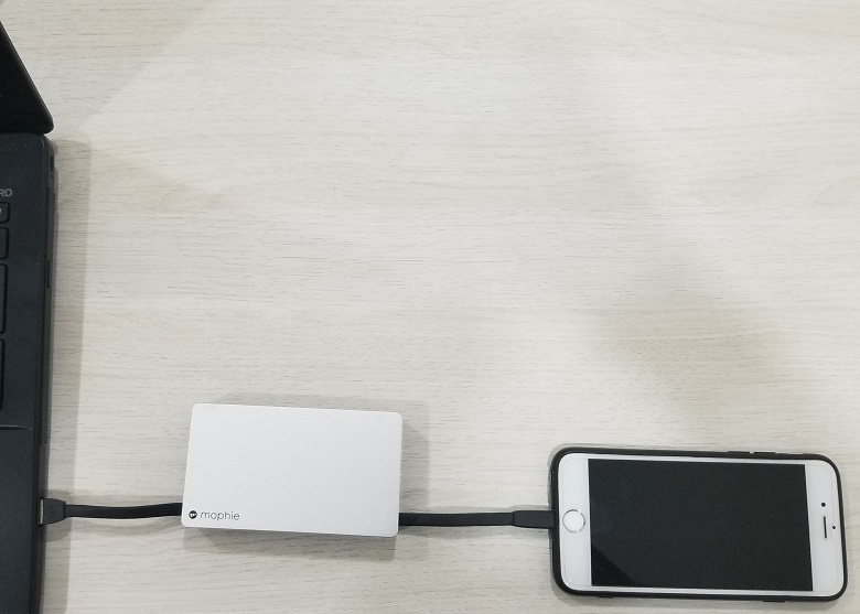 Dung lượng của pin dự phòng Mophie đủ lớn cho ngày dài hoạt động