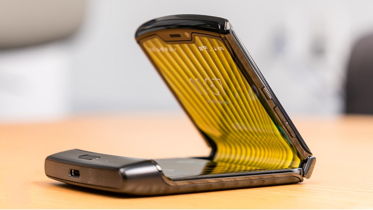 Motorola Razr vừa ra mắt đã bị chê là chiếc Smartphone ‘khó chịu’