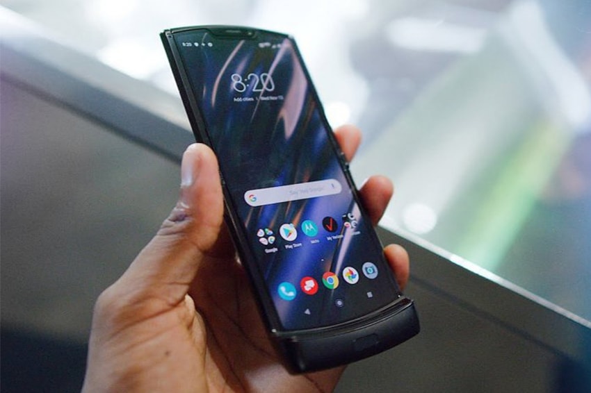 Motorola Razr gây ấn tượng mạnh bởi thiết kế màn hình gập