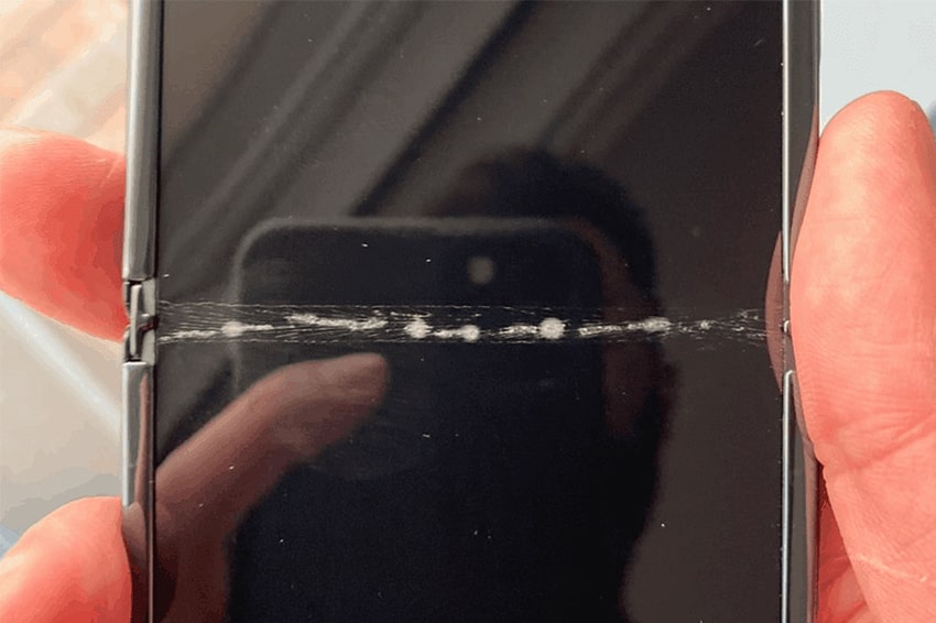 Galaxy Z Flip gặp tại nạn nếu không tấm nhựa thì thật khủng khiếp