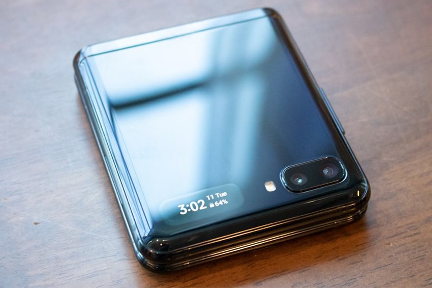 Samsung Galaxy Z Flip có giá thay màn hình lên đến ... 12 triệu