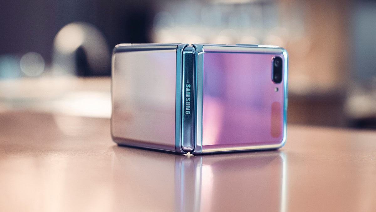 Samsung Galaxy Z Flip có giá thay màn hình lên đến … 12 triệu