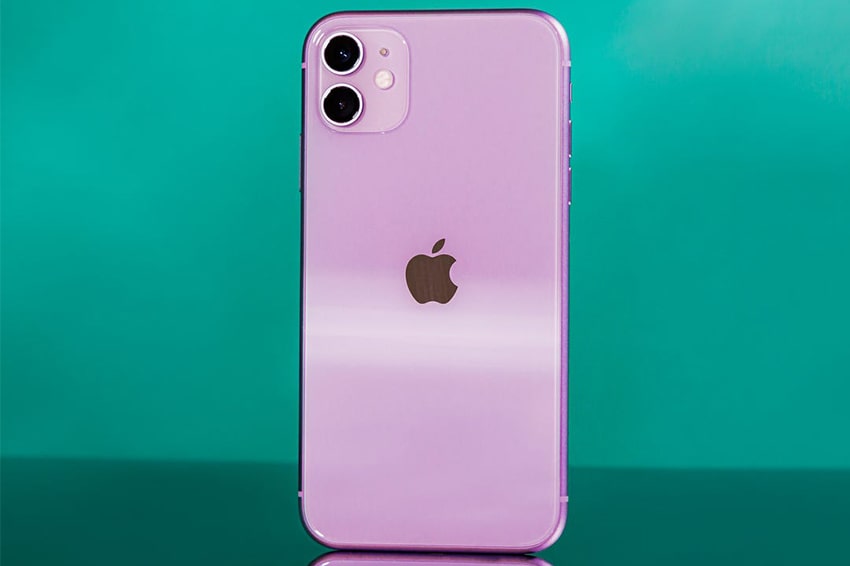 Sở hữu cụm camera sau nằm gọn trong khung vuông iPhone 11 trở nên nổi bật cho những khách hàng đam mê chụp ảnh