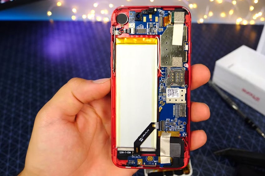 Linh kiện bên trong quyết định 80% giá trị của một chiếc iPhone