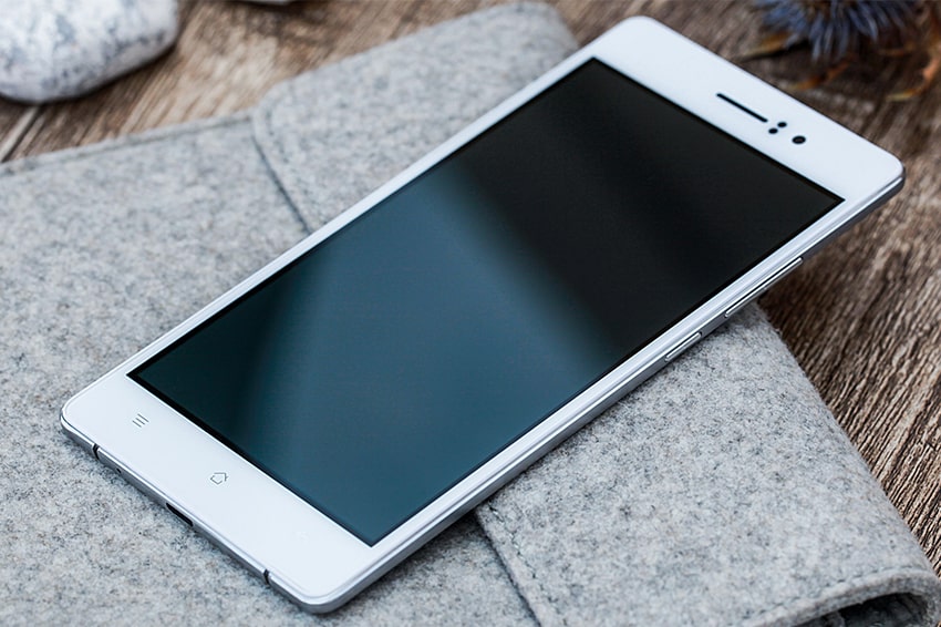 OPPO R5 smartphone mỏng thứ 2 thế giới với vòng eo 4.85mm