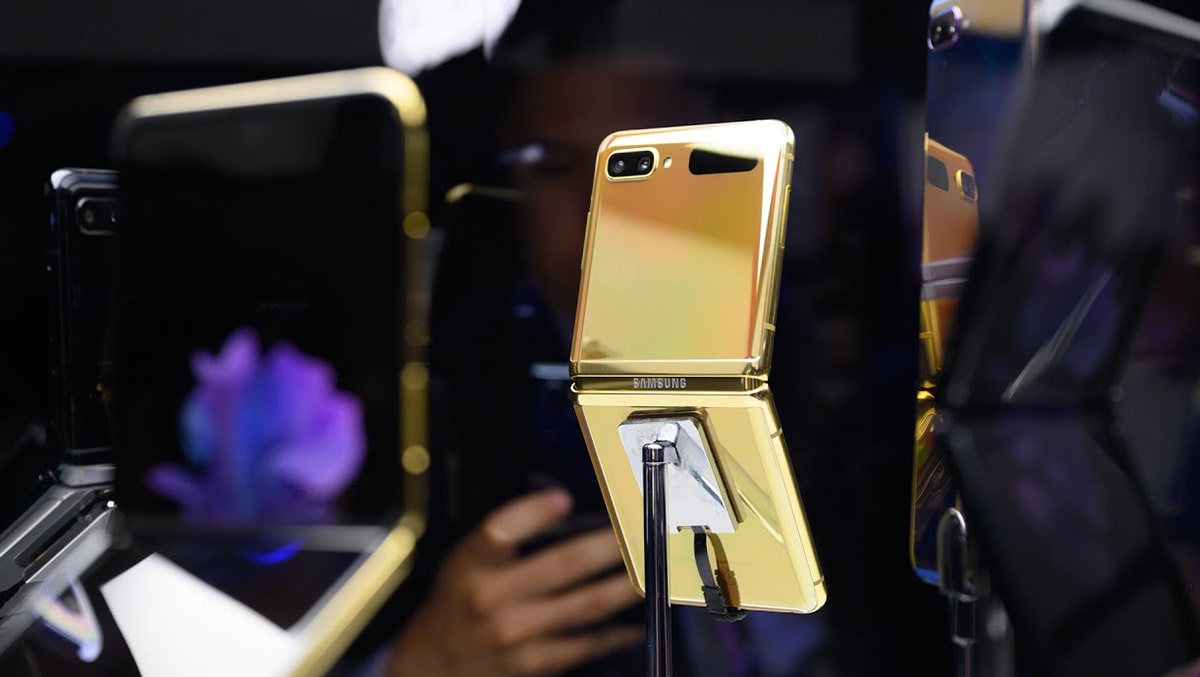 Galaxy Z Flip 5G “dậy sóng” với phiên bản màu đồng huyền bí