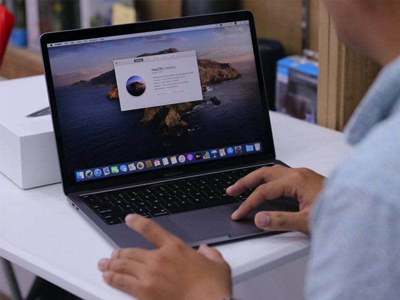 Macbook Pro 13 inch 2020 Touch ID Core i5 8GB/512GB Chính hãng (Full VAT)